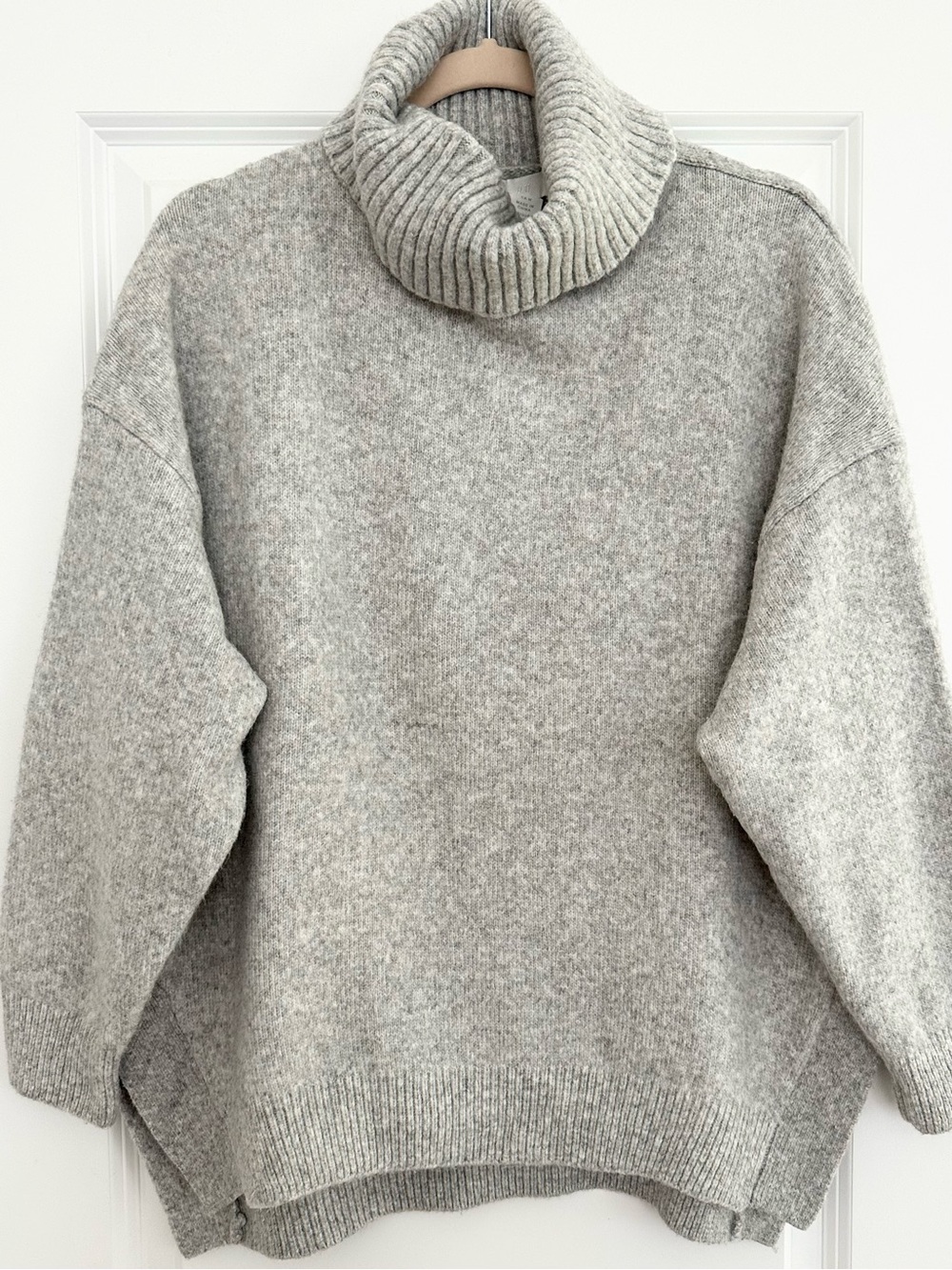 H&M Oversized Fall Light Heather Grey Chunky Marled Knit Turtleneck Sweater